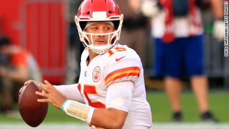 Patrick Mahomes looks to pass during the game against the Tampa Bay Buccaneers.