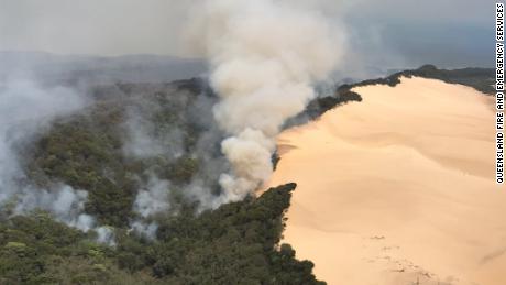 A bushfire spreads through Australia&#39;s Fraser Island.