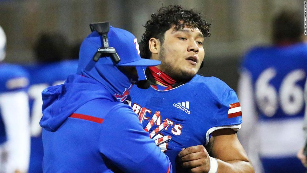 Texas high school football player charged with assault after tackling referee during game, authorities say
