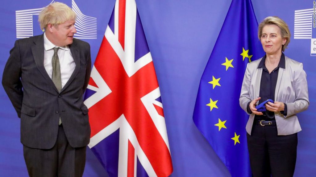 UK and EU extend Brexit talks to Sunday