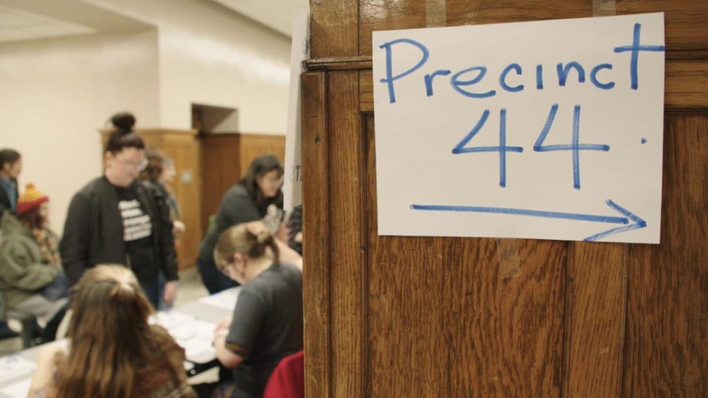 Review largely blames Iowa caucus problems on Democratic National Committee