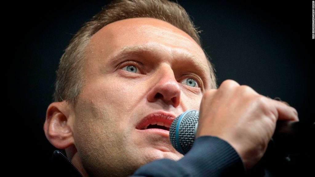 Alexey Navalny dupes Russian spy into revealing how he was poisoned