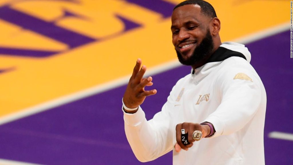 NBA: LA Lakers receive Championship rings -- and then lose their season opener