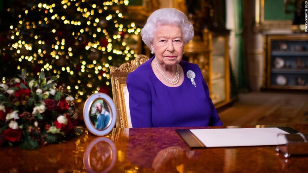 Queen says 'you are not alone' in annual Christmas speech