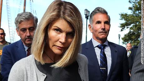 Lori Loughlin and Mossimo Giannulli agree to plead guilty in college admissions scam 