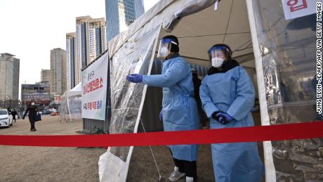 South Korea warns of first potential lockdown as coronavirus numbers continue to rise 