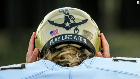 Vanderbilt&#39;s Sarah Fuller becomes first woman to play in a Power 5 college football game 