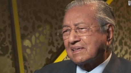 Malaysia&#39;s Mahathir says political uncertainty won&#39;t end with Anwar as Prime Minister