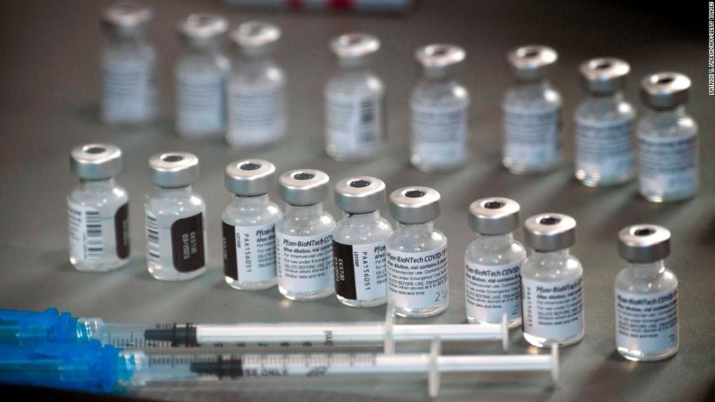US coronavirus: FDA gives approval for syringes that can extract an extra dose of the vaccine