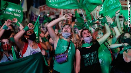 Argentina&#39;s Senate approves historic bill to legalize abortion 