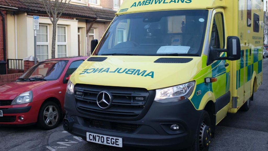 Wales coronavirus: Ambulance crews report drop in Covid callouts as vaccine rollout gathers pace