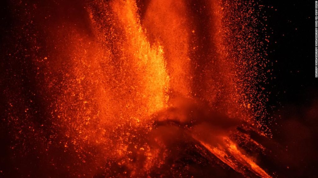 See mesmerizing night footage of Mount Etna erupting