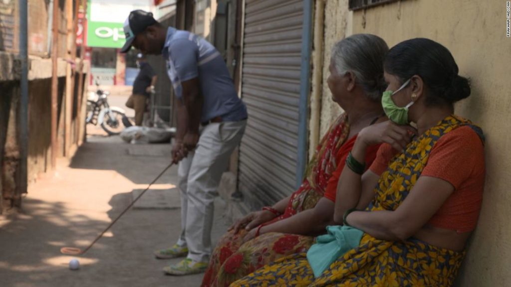 India's slum golf: A whole new ball game on Mumbai's streets