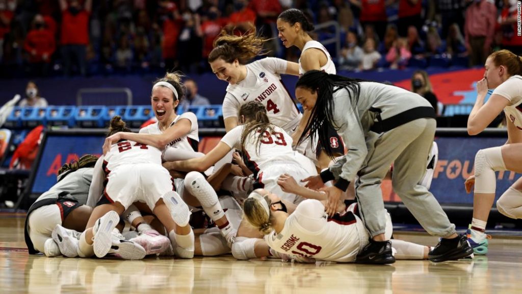 Stanford survives against Arizona, wins first NCAA title since 1992