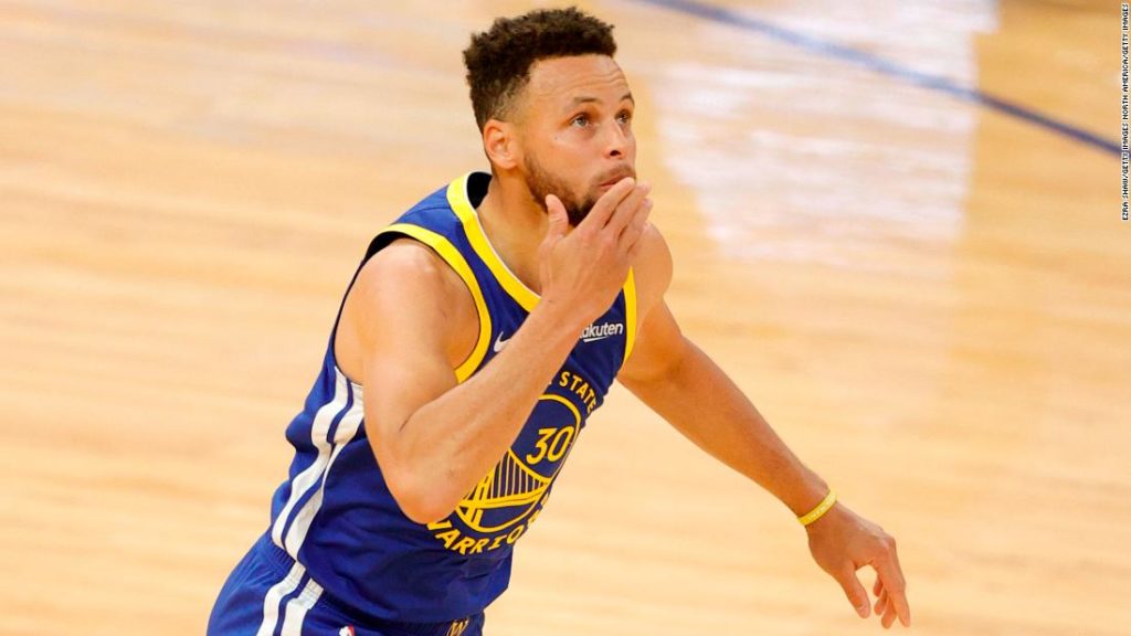 Steph Curry becomes Golden State Warriors' all-time record point scorer
