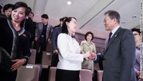 South Korean President Moon Jae-in (right) shakes hands with Kim Yo-Jong (middle), North Korean leader Kim Jong-Un&#39;s sister.