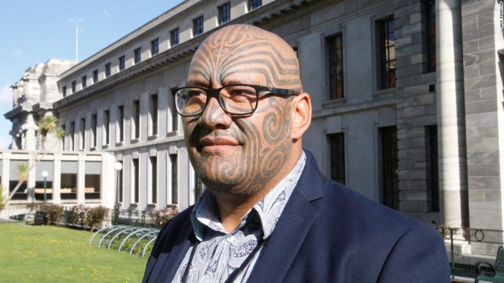 Māori leader Rawiri Waititi removed from New Zealand parliament after performing haka