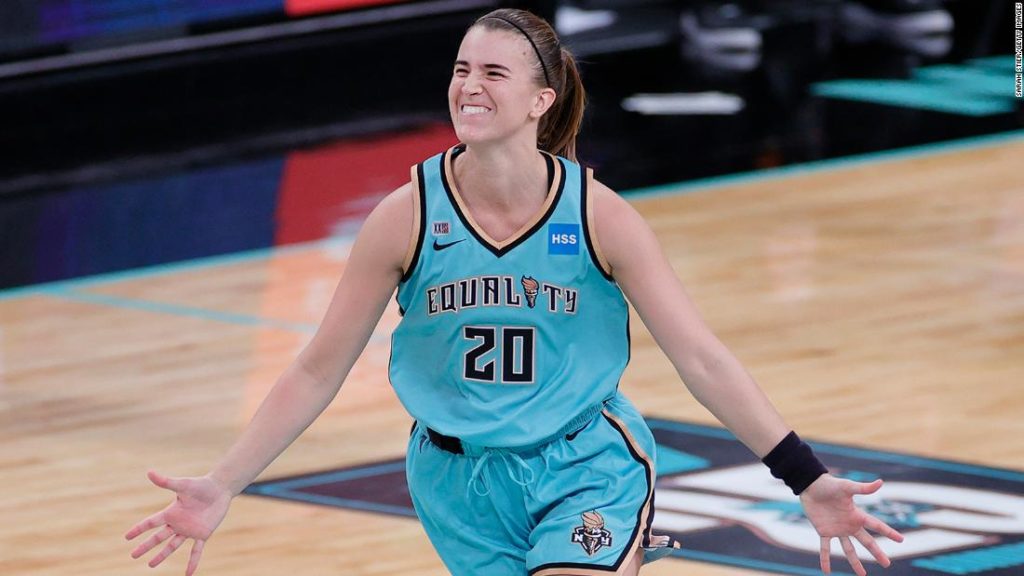 Sabrina Ionescu hits game-winning 3 to start the WNBA season, honors Kobe Bryant