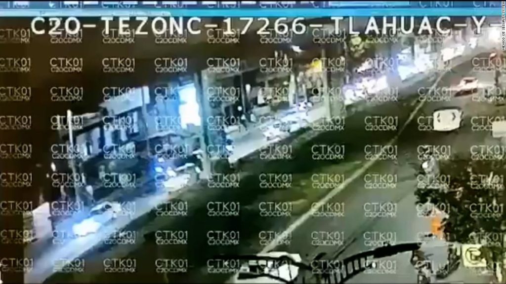 Video shows moment Mexico City metro overpass collapses