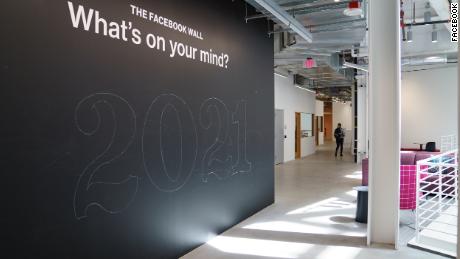 Facebook says it doesn&#39;t see &quot;see vibrant offices and healthy remote work as a tradeoff.&quot; 