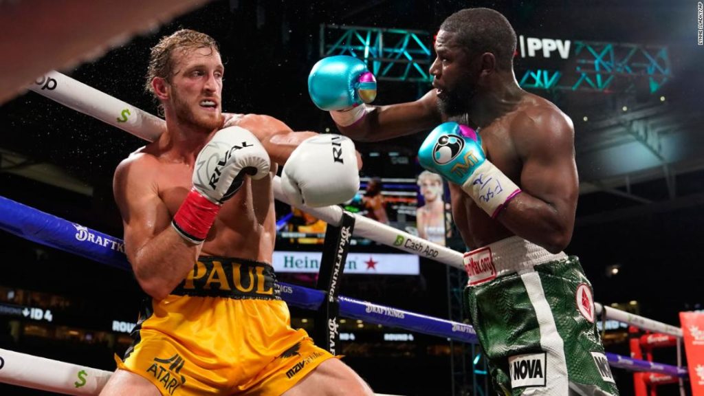 Floyd Mayweather Jr. and Logan Paul box for eight rounds in exhibition pay-per-view fight