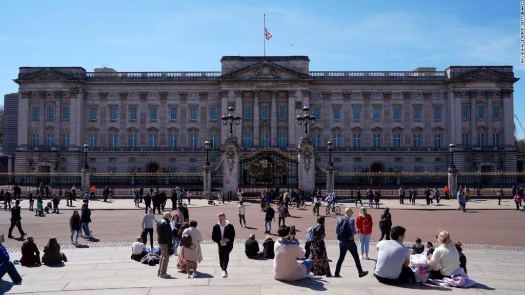 See sneak peek of Buckingham Palace's renovations