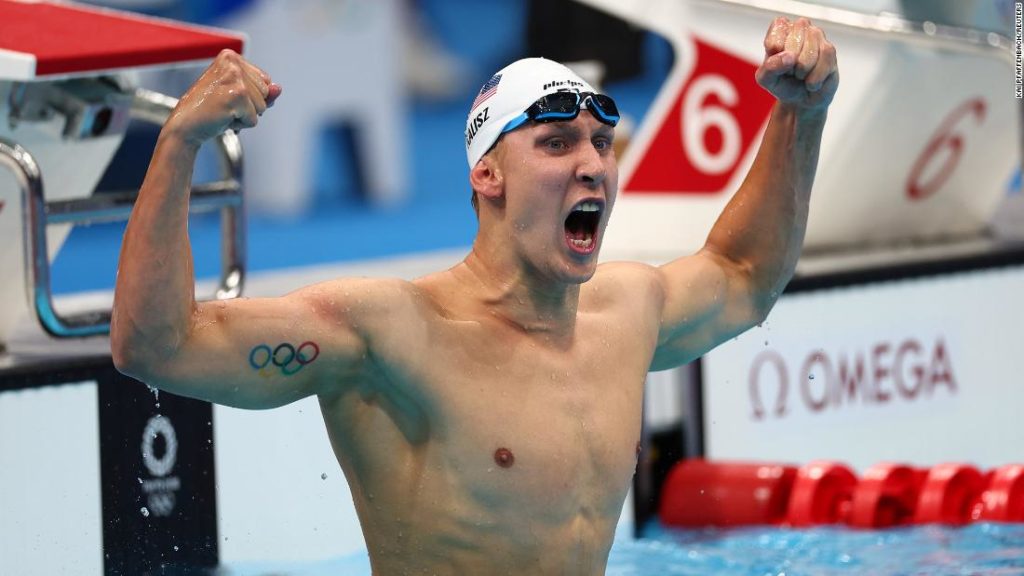 USA wins first Tokyo Olympics medals with gold, silver finish in men's 400-meter individual medley