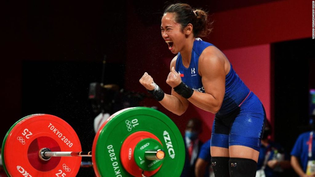 Hidilyn Diaz wins Philippines' first Olympic gold medal with weightlifting