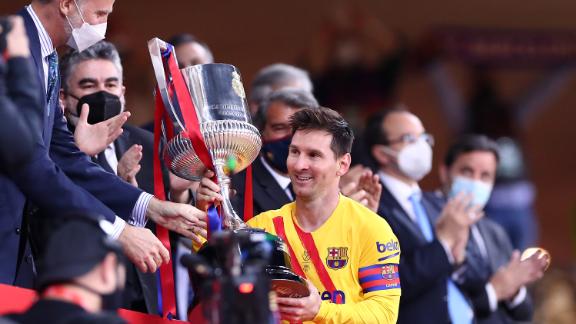 Lionel Messi lifts the Copa del Rey after beating Athletic Bilbao.