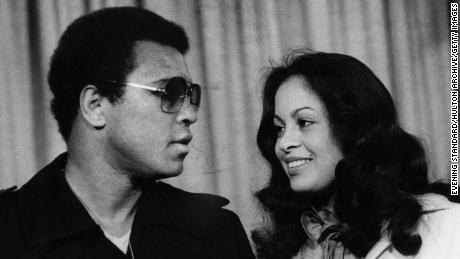 Ali and his third wife Veronica at Heathrow Airport in 1978.